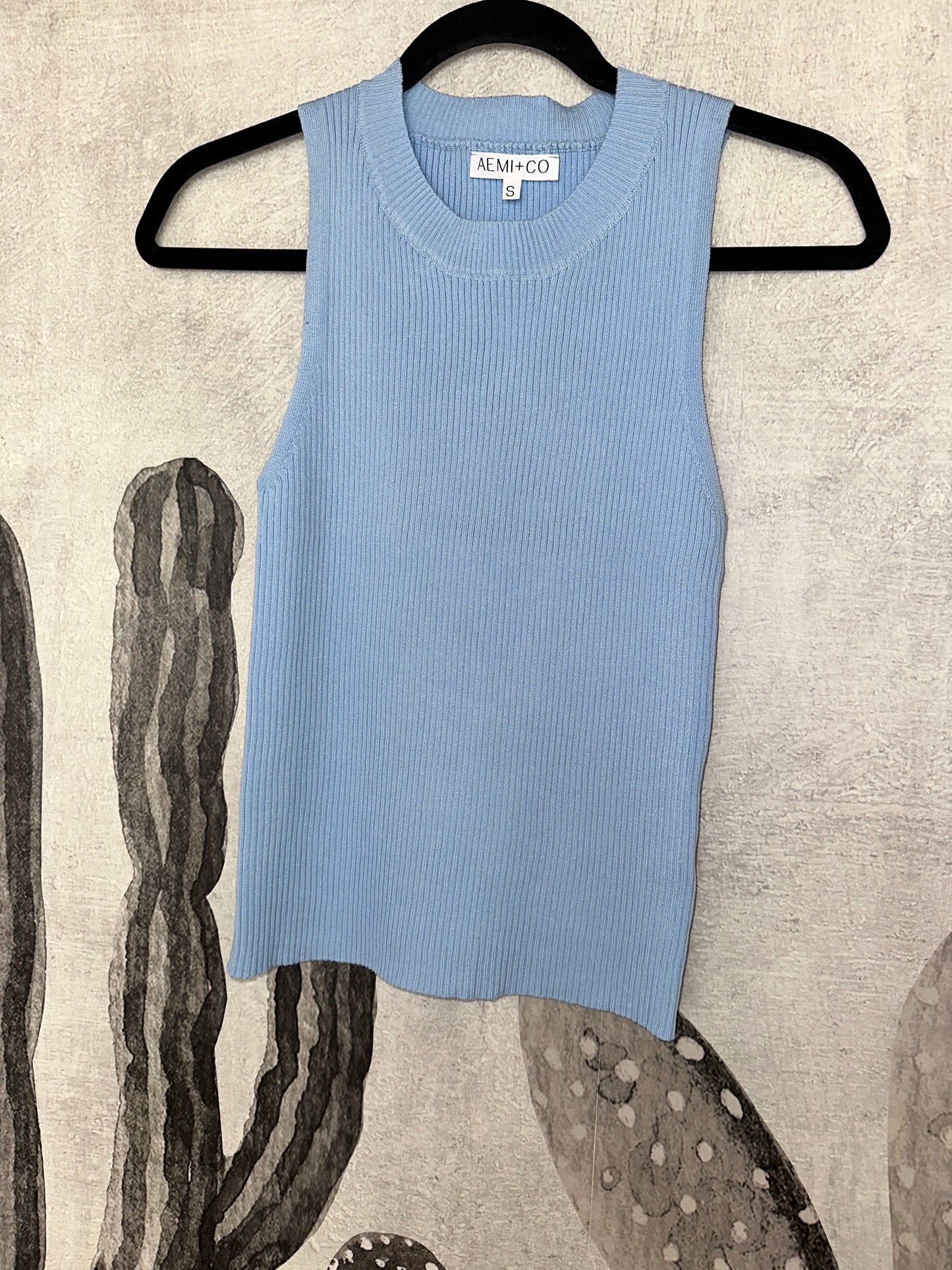 Blue ribbed tank