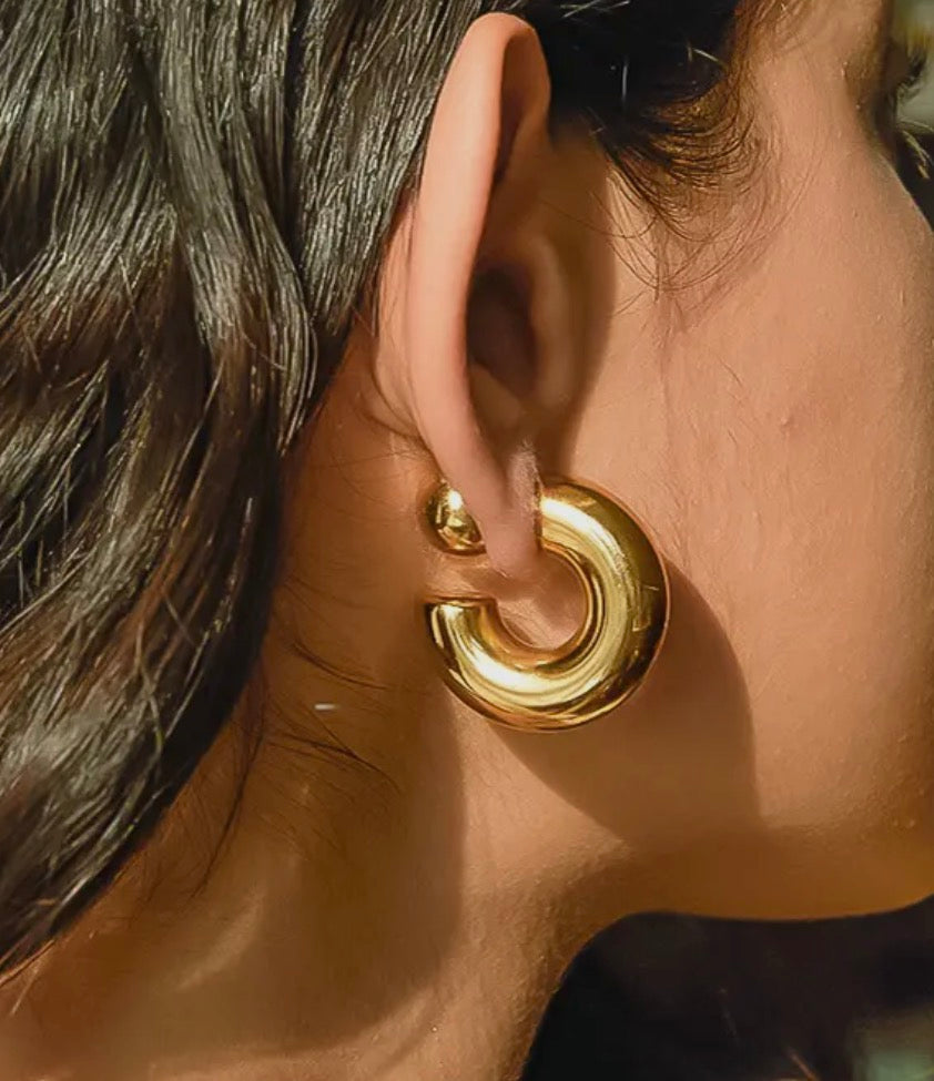 round hoop earrings - gold