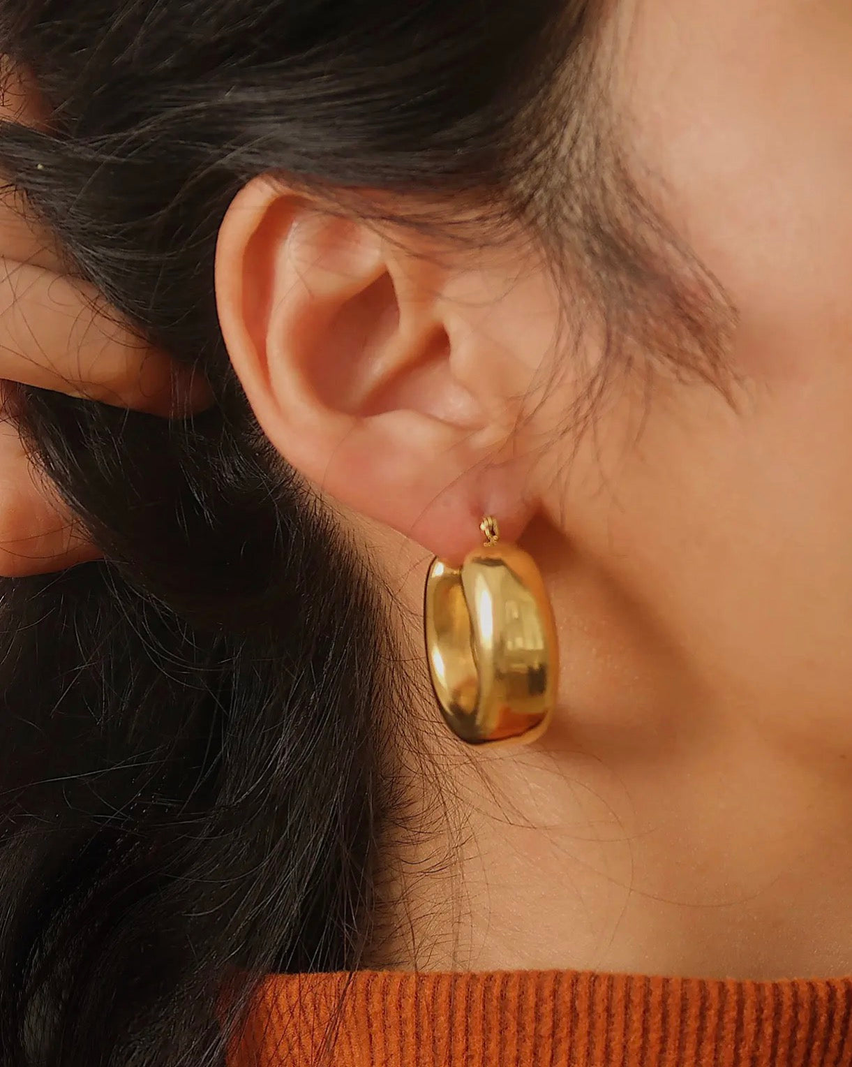 thick hoop earrings - gold