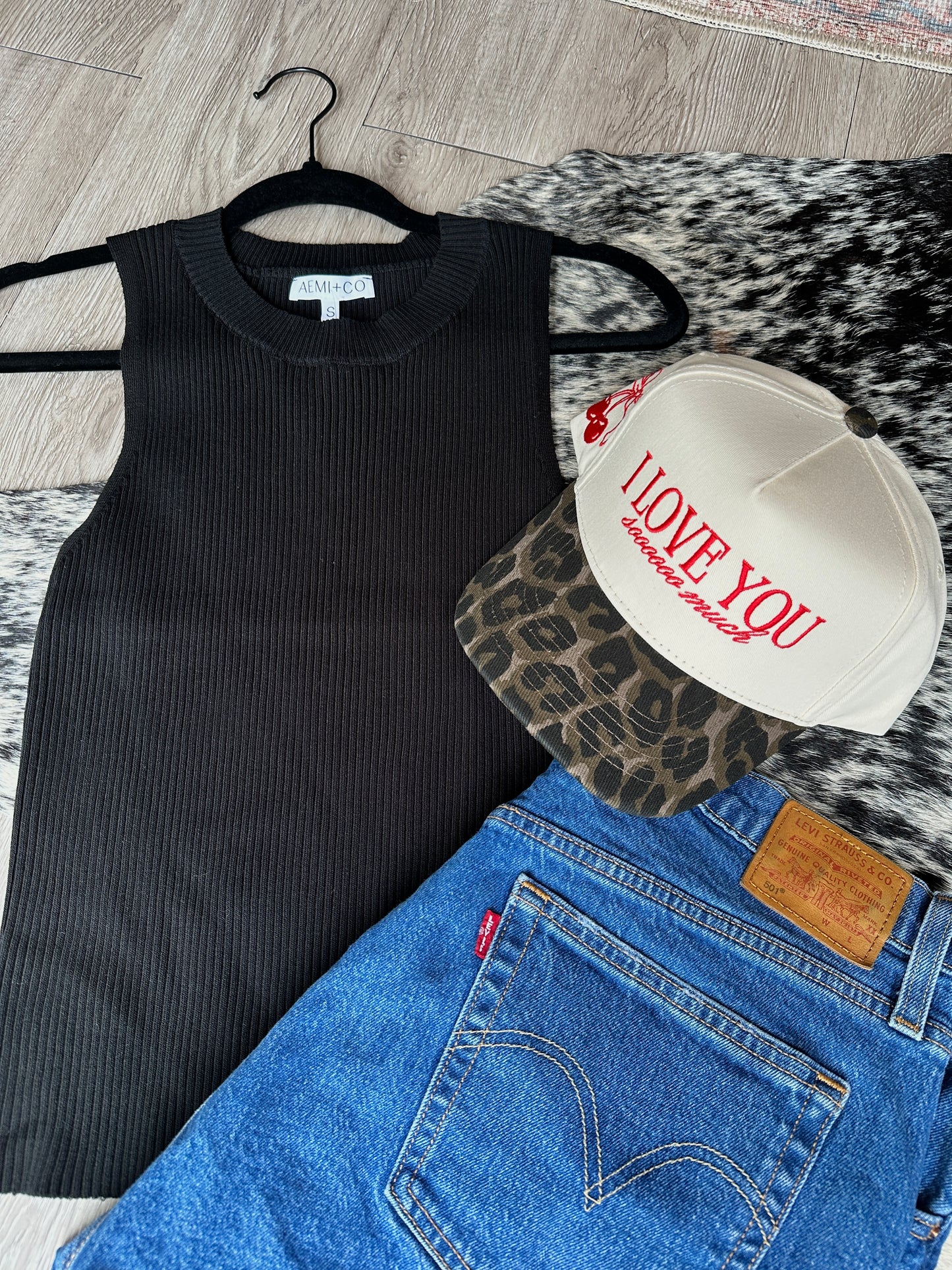 Black ribbed tank